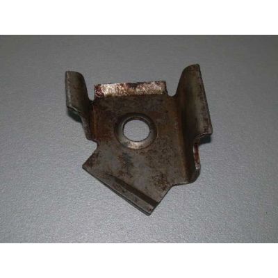 3110-2904131 ОПОРА ОТБОЙНИКА(БУФЕРА) ЛЕВАЯ Н/О /ГАЗ/