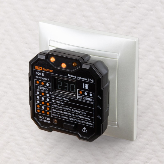 Тестер розеток и УЗО TDM (SQ0595-0003) ТР-3 с индикацией напряжения