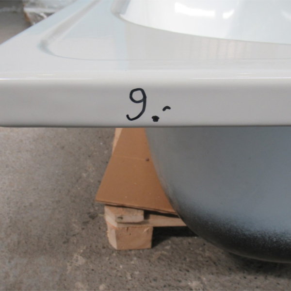 Ванна стальная 1700x700x400 мм, без ножек, белый, строительная №9 уцененная (г. Екатеринбург)