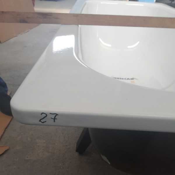 Ванна стальная 1600x700x400 мм, без ножек, белая, Reimar №27 уцененная (г. Екатеринбург)