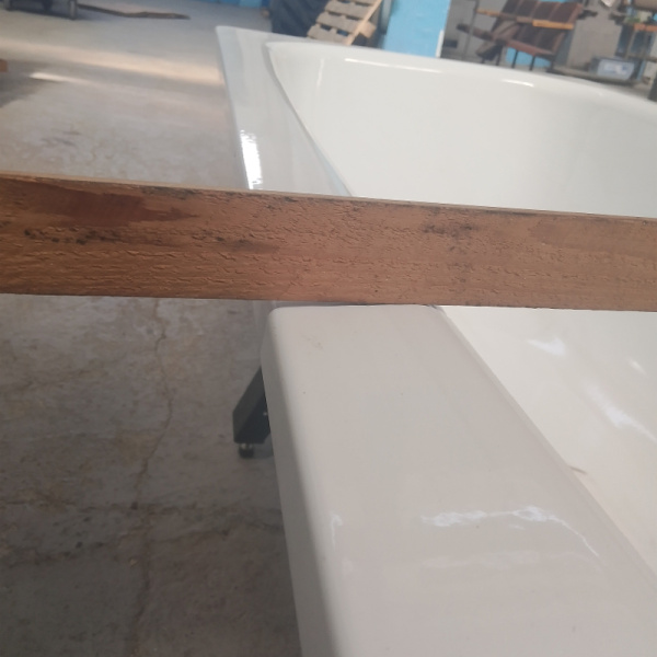 Ванна стальная 1600x700x400 мм, без ножек, белая, Reimar №27 уцененная (г. Екатеринбург)