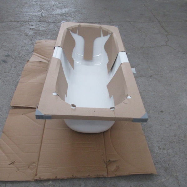 Ванна стальная 1600x700x400 мм, без ножек, белый, строительная №48 уцененная (г. Екатеринбург)