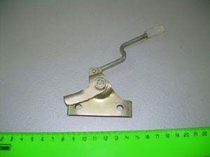 2705-6305322 КРОНШТЕЙН РЫЧАГА ПРИВОДА РУЧКИ ЗАДН ДВЕРИ/ГАЗ/